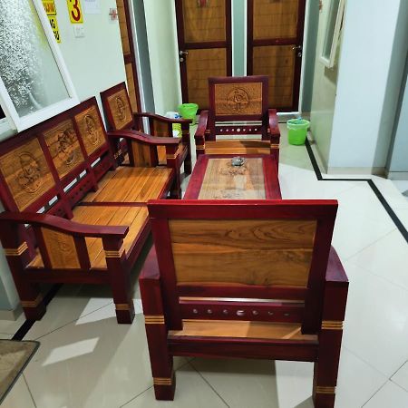 Balqies Homestay Syariah Makassar Mitra Reddoorz ภายนอก รูปภาพ