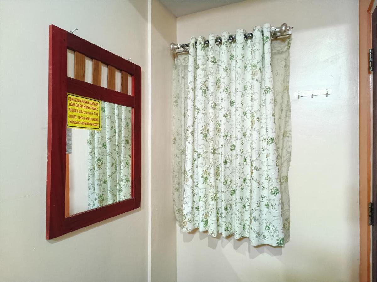 Balqies Homestay Syariah Makassar Mitra Reddoorz ภายนอก รูปภาพ
