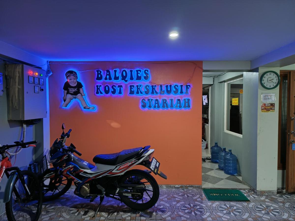 Balqies Homestay Syariah Makassar Mitra Reddoorz ภายนอก รูปภาพ