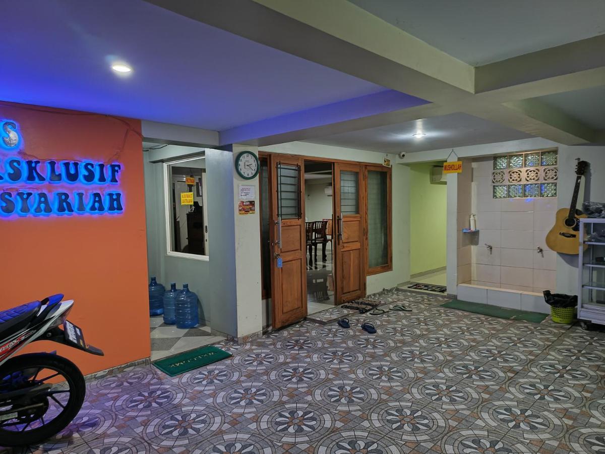 Balqies Homestay Syariah Makassar Mitra Reddoorz ภายนอก รูปภาพ