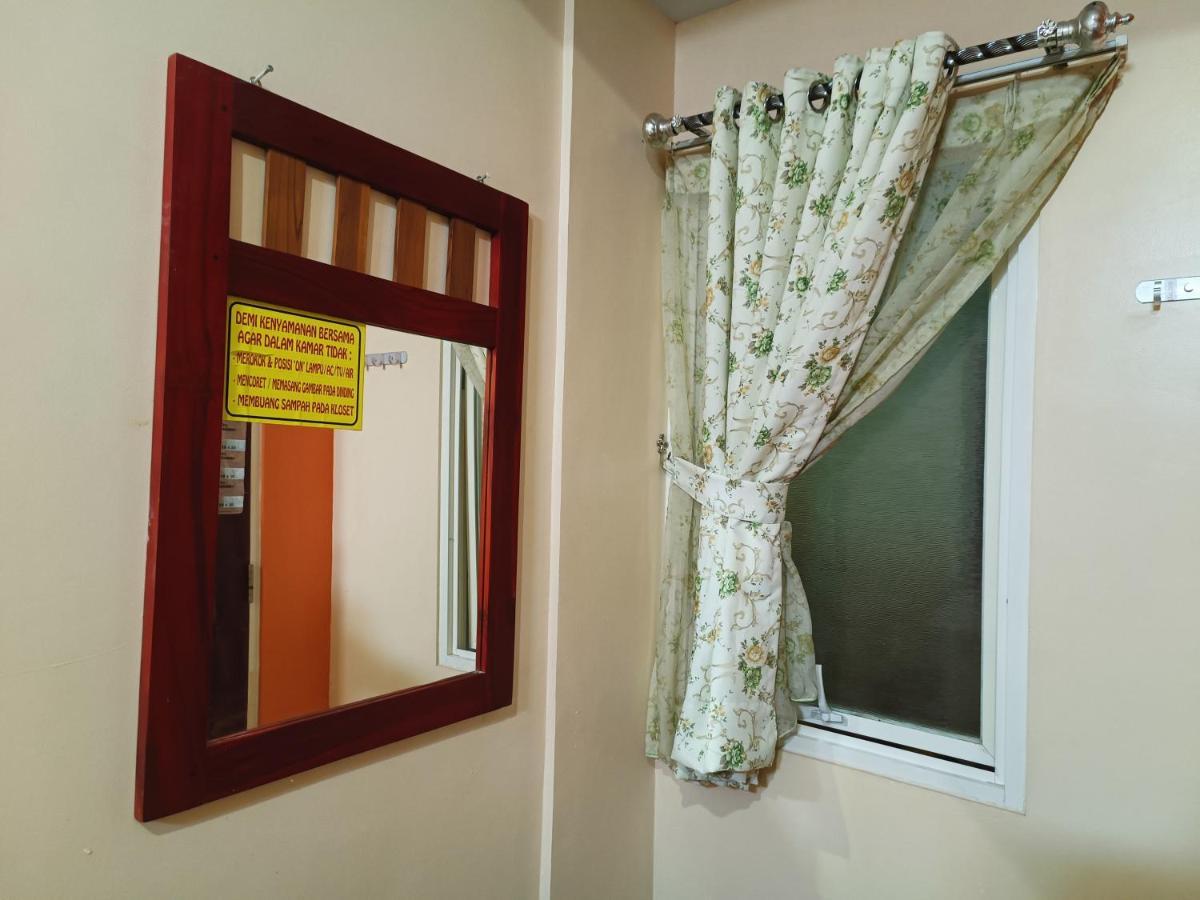 Balqies Homestay Syariah Makassar Mitra Reddoorz ภายนอก รูปภาพ